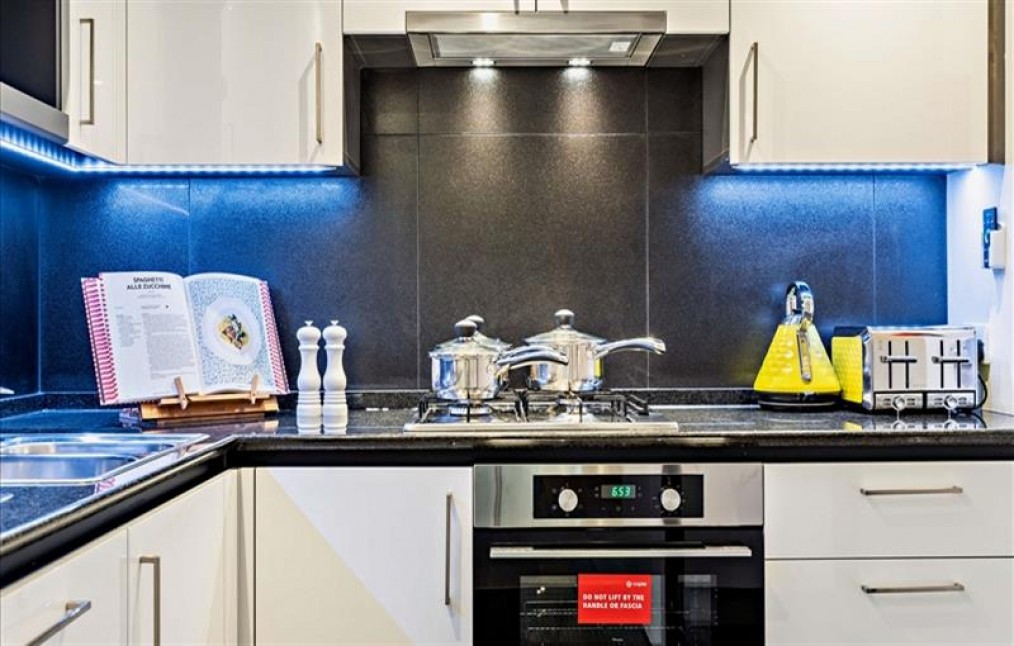 Westferry Circus, Circus Apartment, E14
