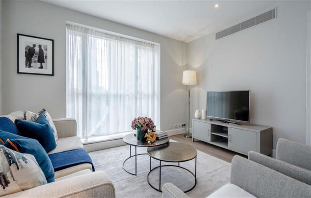 Westferry Circus, Circus Apartment London E14