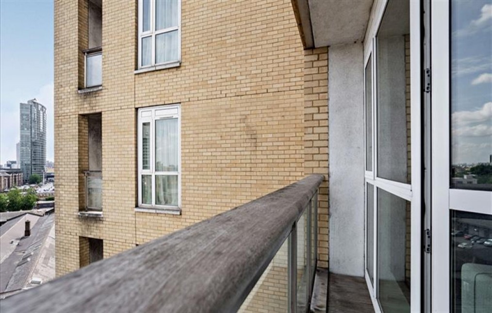 Westferry Circus, Circus Apartment, E14