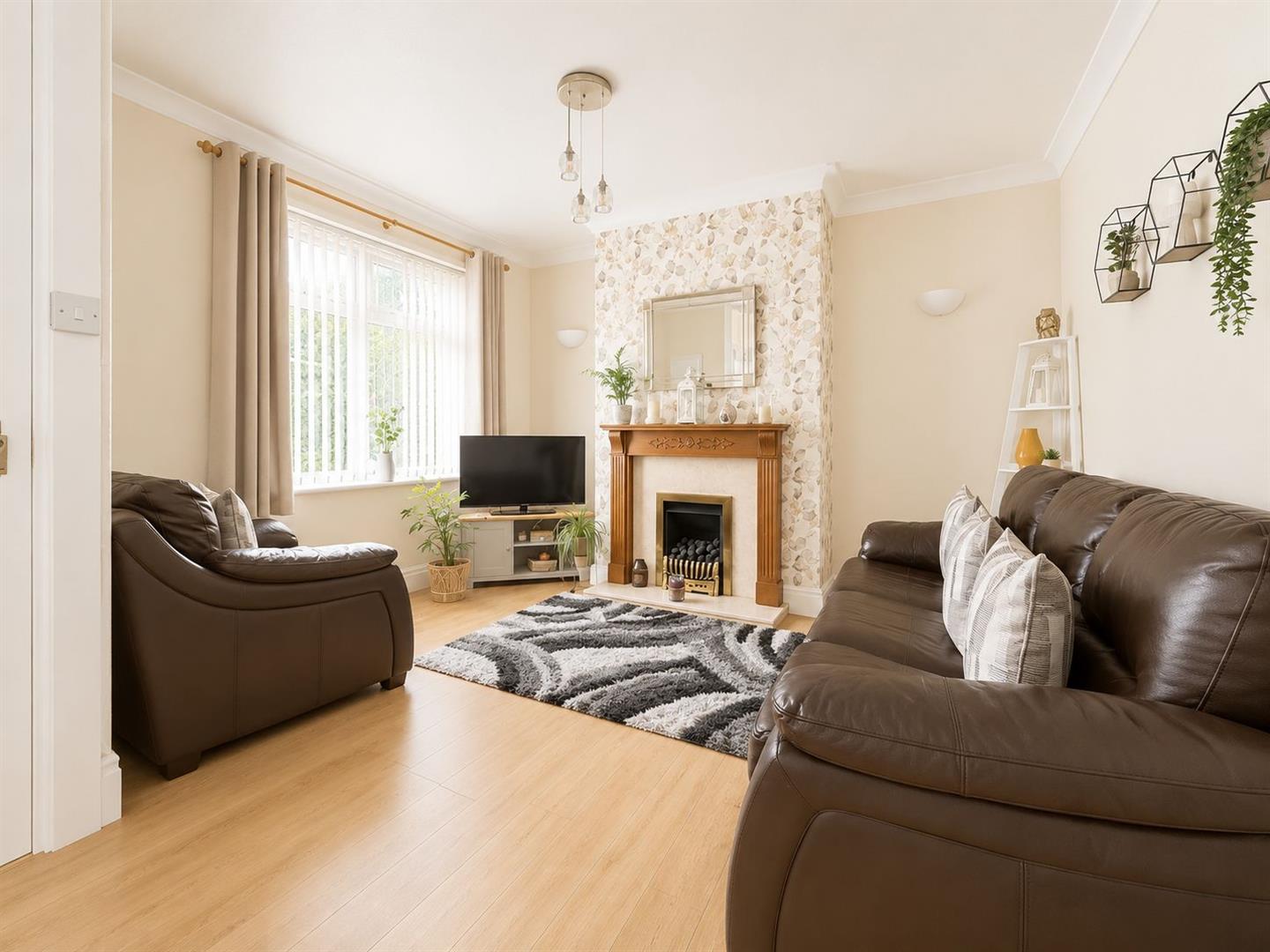 Lulworth Avenue, Ashton