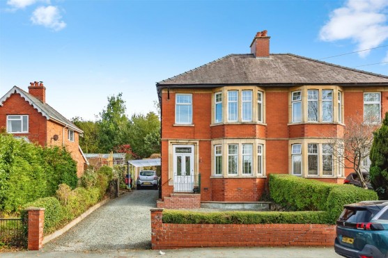 Homefield, Tremont Road, Llandrindod Wells, LD1 5BH