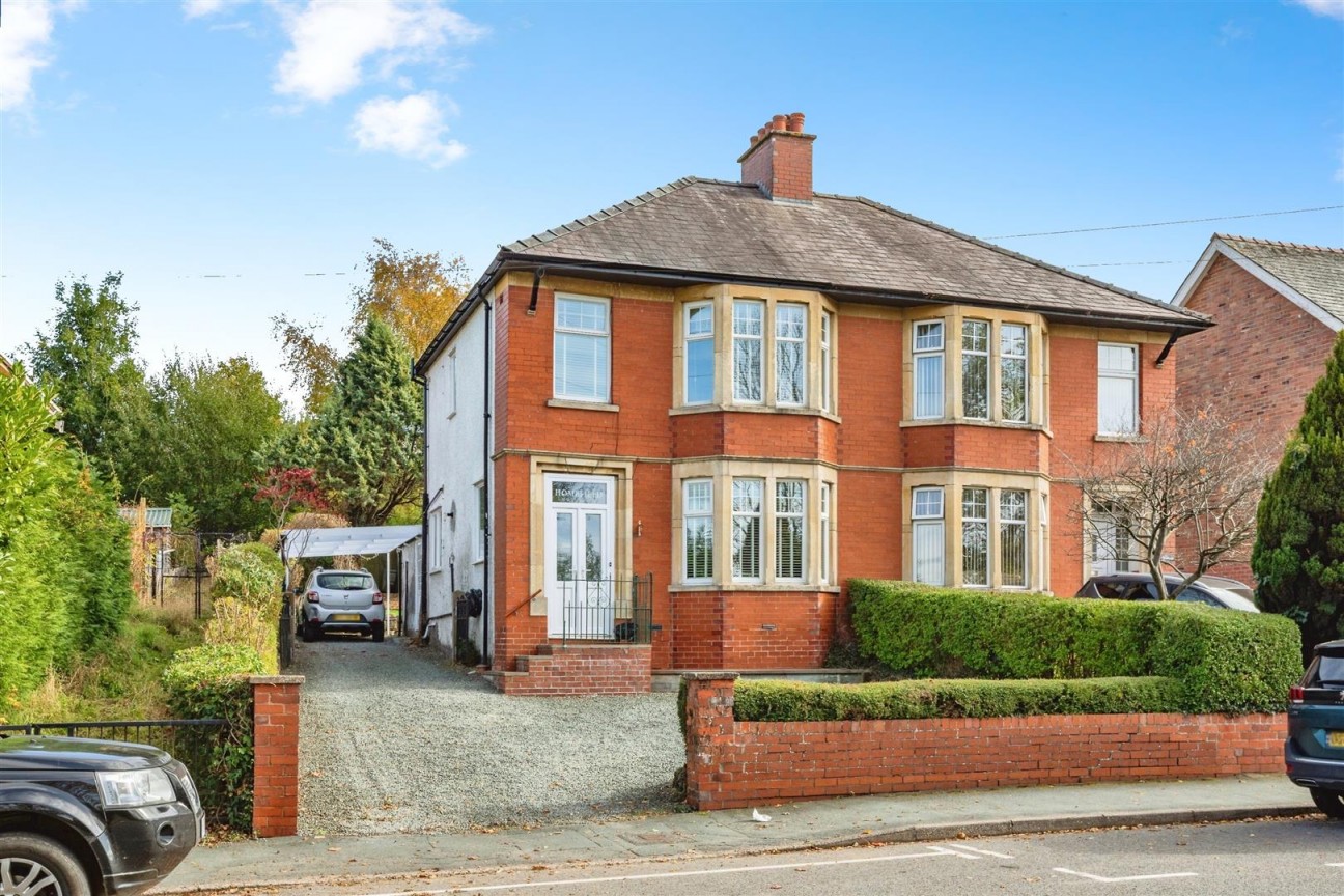 Homefield, Tremont Road, Llandrindod Wells, LD1 5BH