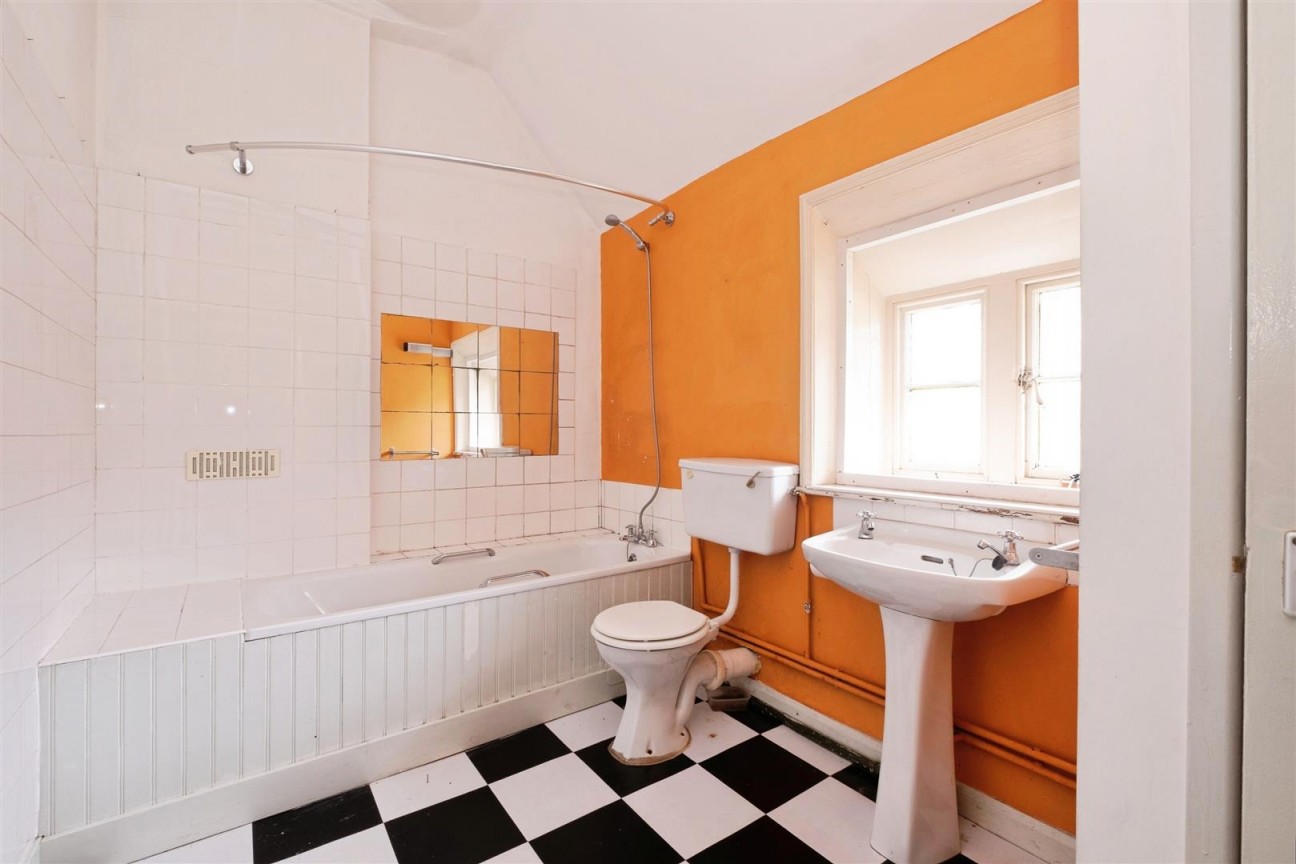 Crabtree Walk, Knighton