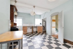 Crabtree Walk, Knighton