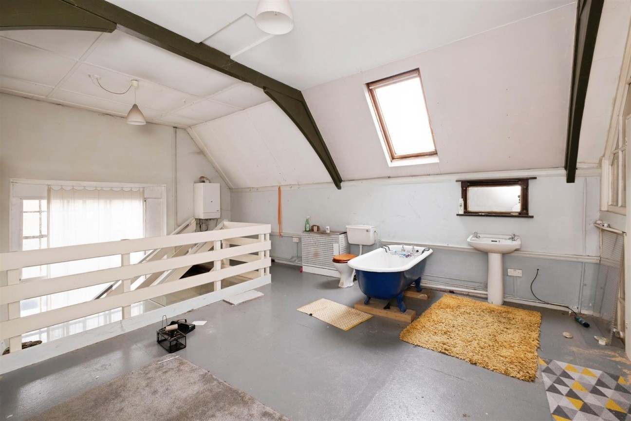 Crabtree Walk, Knighton