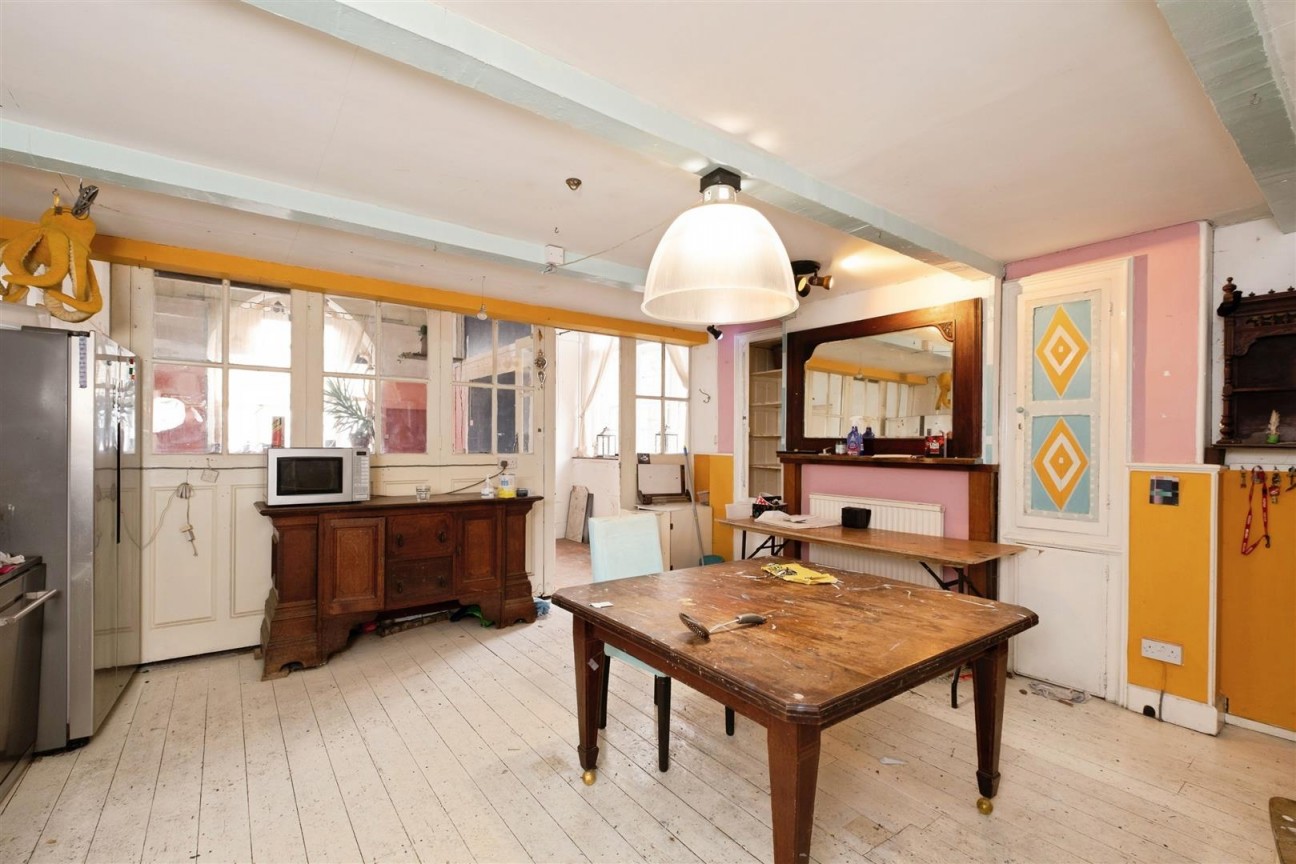 Crabtree Walk, Knighton