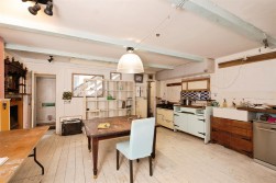 Crabtree Walk, Knighton