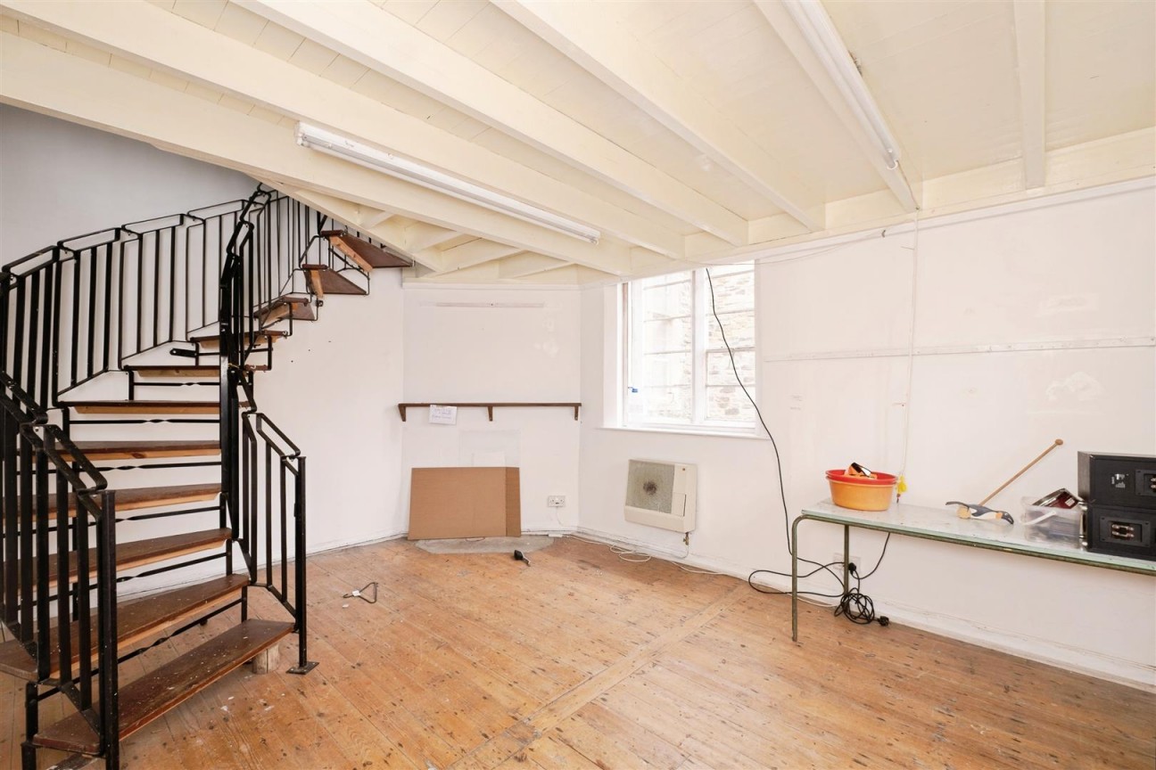 Crabtree Walk, Knighton