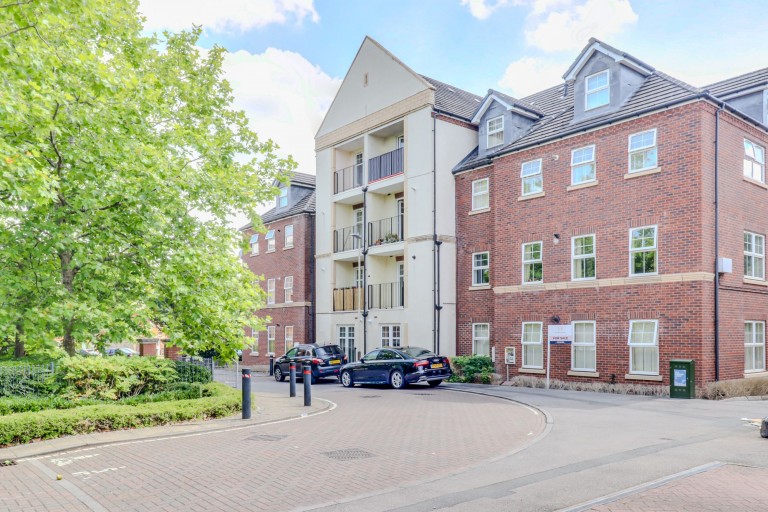 Montvale Gardens, Manor House, LE4