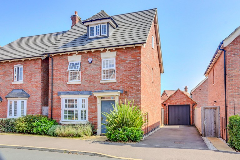 Earn Drive, Lubbesthorpe, LE19