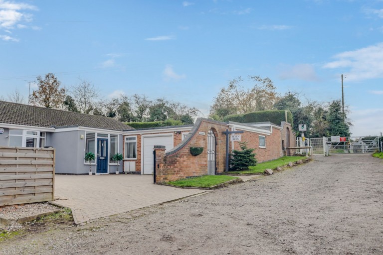 Station Drive, Kirby Muxloe, LE9