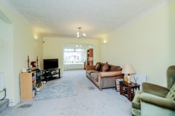 Chadderton Drive, Stainsby HIll, Thornaby, TS17 9QG