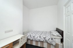 Clifton Street, Middlesbrough, TS1 4BX