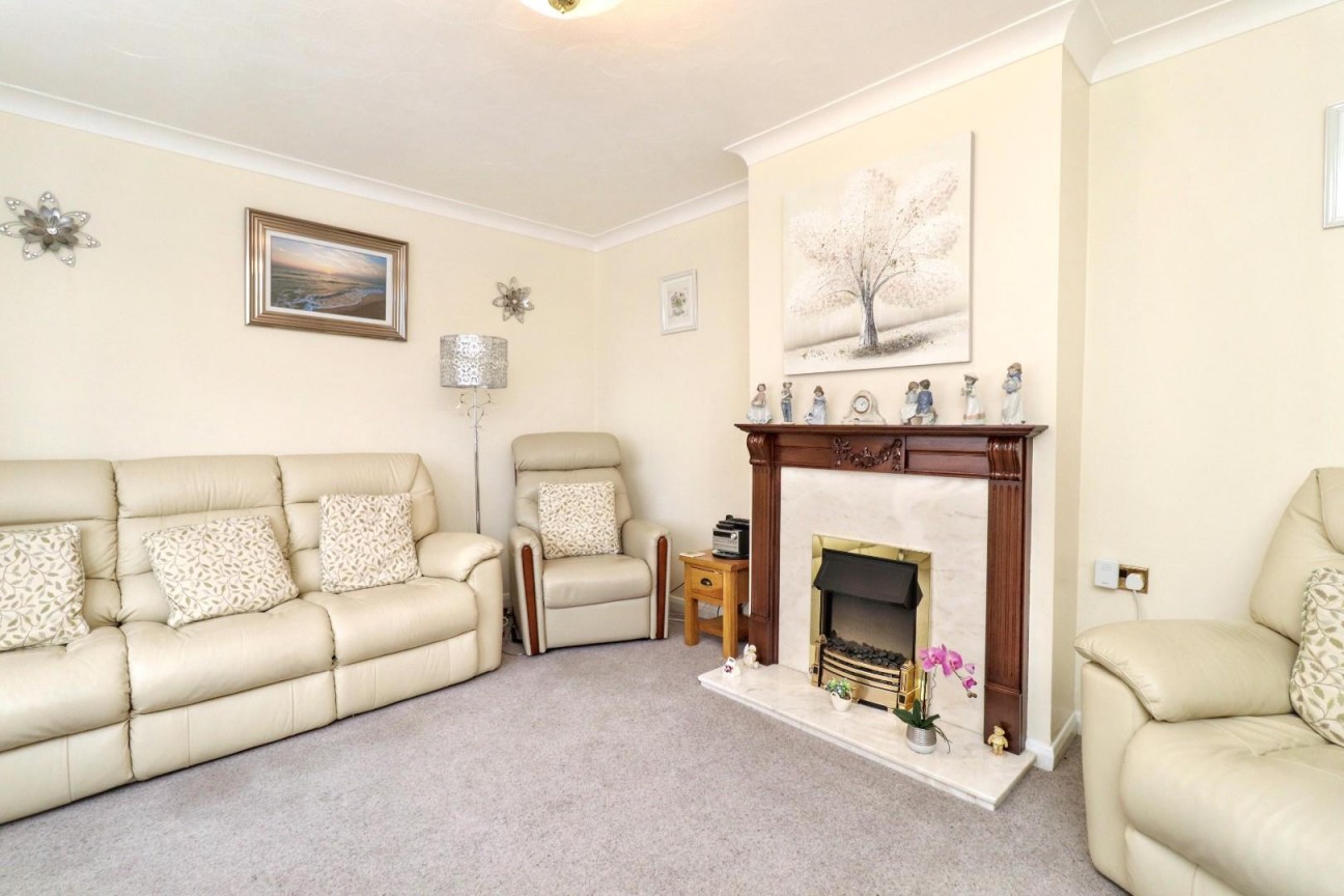 Low Grange Avenue, Billingham, TS23 3EG