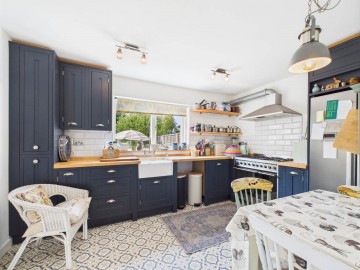 Buckland Road, Buckland