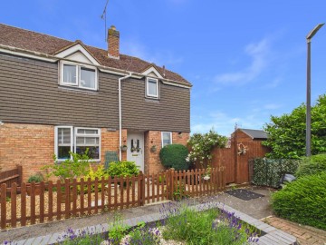 Warmstone Close, Waddesdon