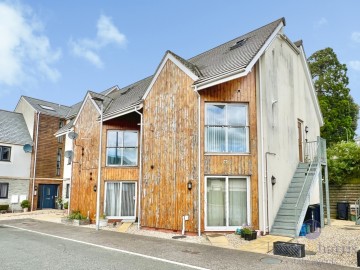Mitchell Gardens, Axminster