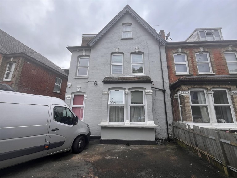 Sunningfields Road,