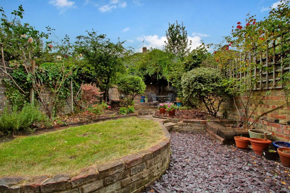 18a, Leighton Gardens