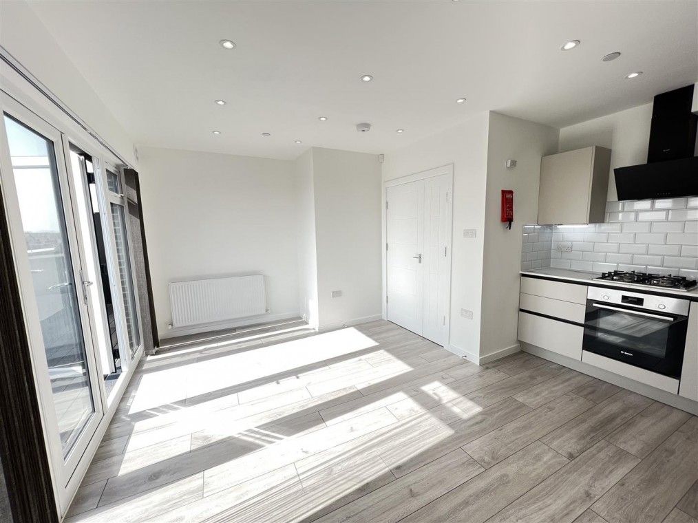 High Road, Chadwell Heath, Romford