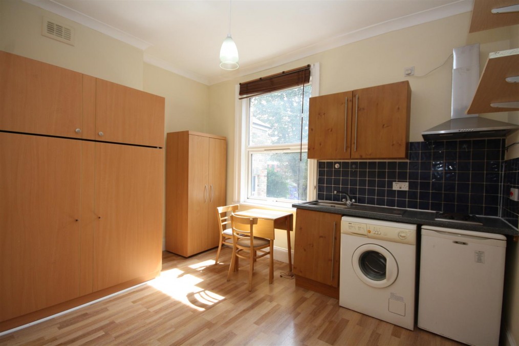 Flat 5, 201, Sumatra Road