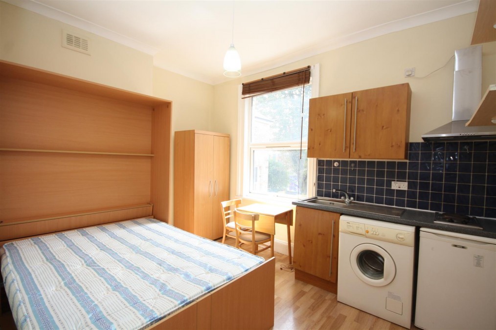 Flat 5, 201, Sumatra Road