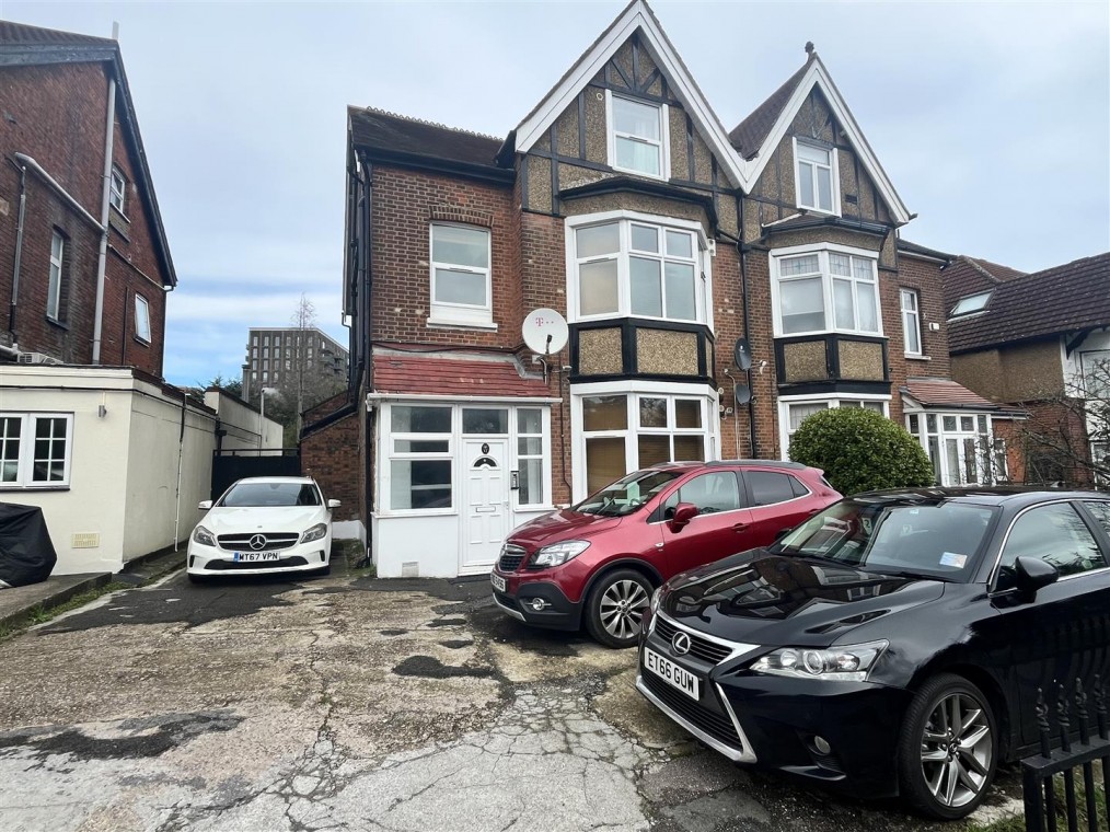 Flat 5 12, Kenton Road