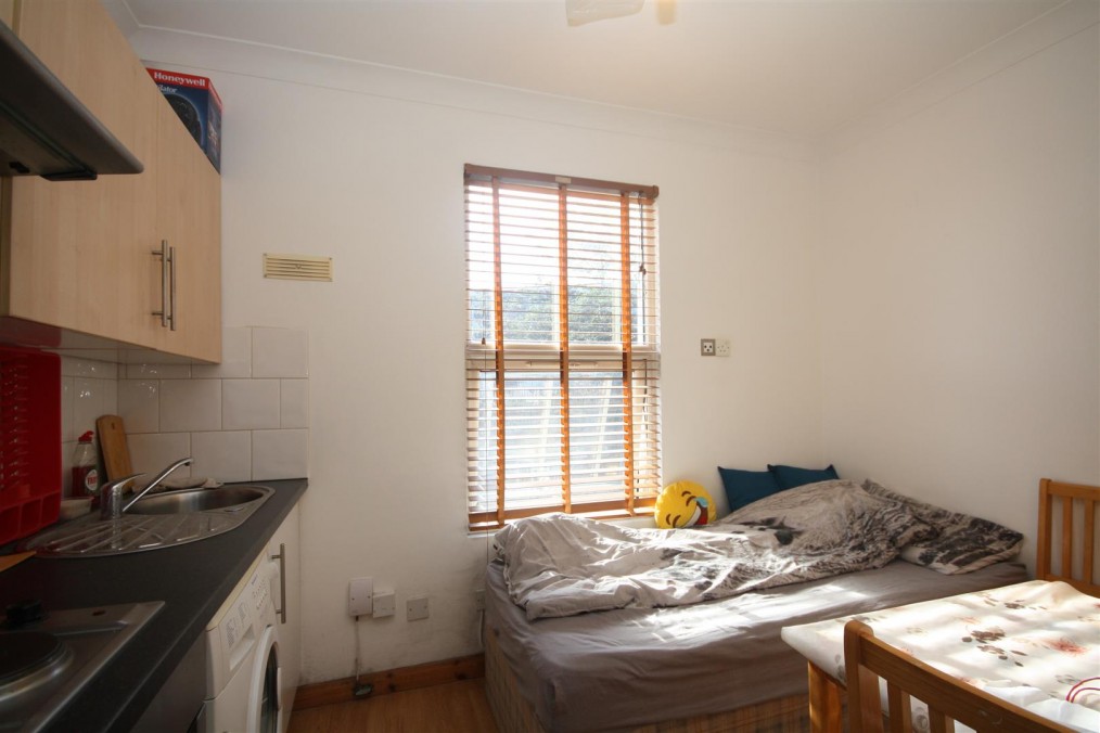 Flat 5 57, Loveridge Road