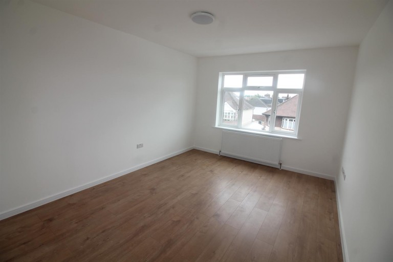 High Road, Chadwell Heath