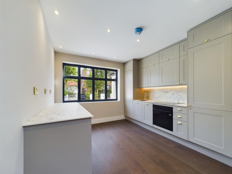 Flat 3, 48, Brondesbury Park
