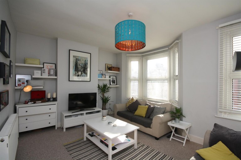 Flat B, 22, Earlsmead Road