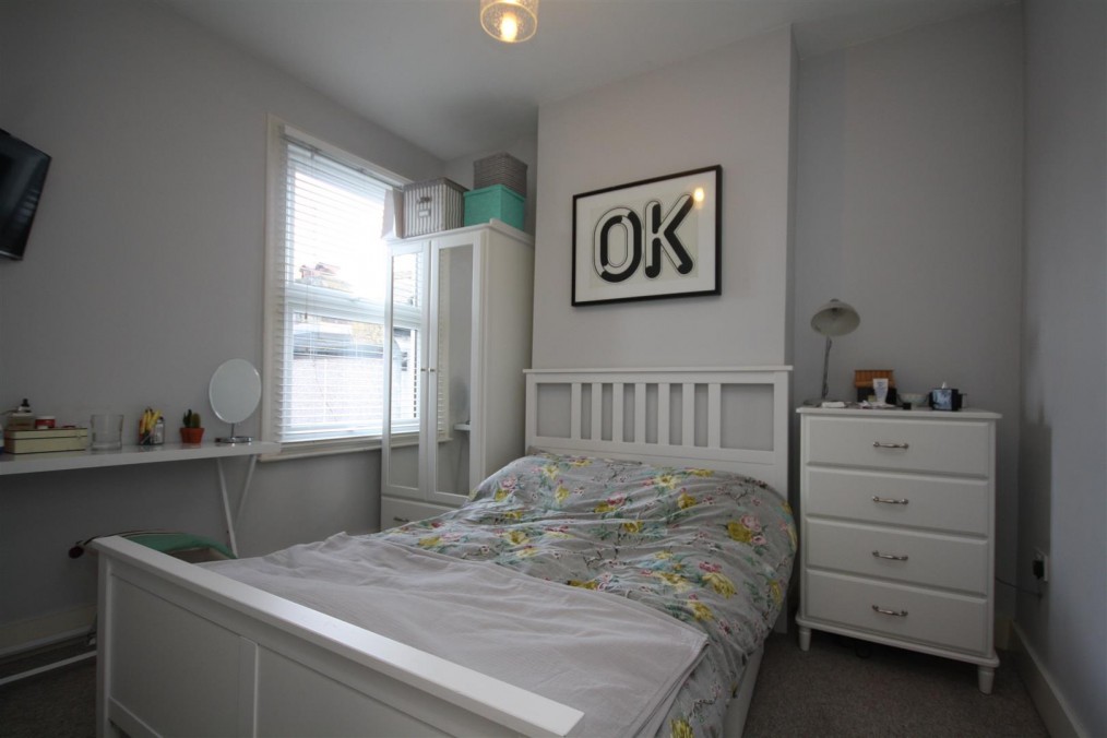 Flat B, 22, Earlsmead Road