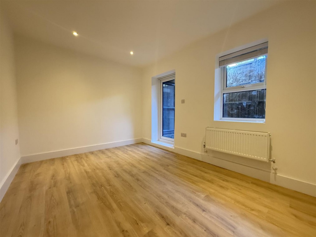 Reuben House, Flat 2, 1-2, Banister Road