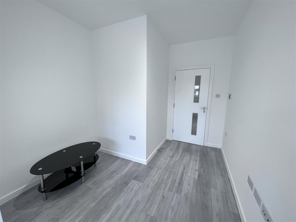 Flat 3, Turners Hill, 7 Albury Grove Road