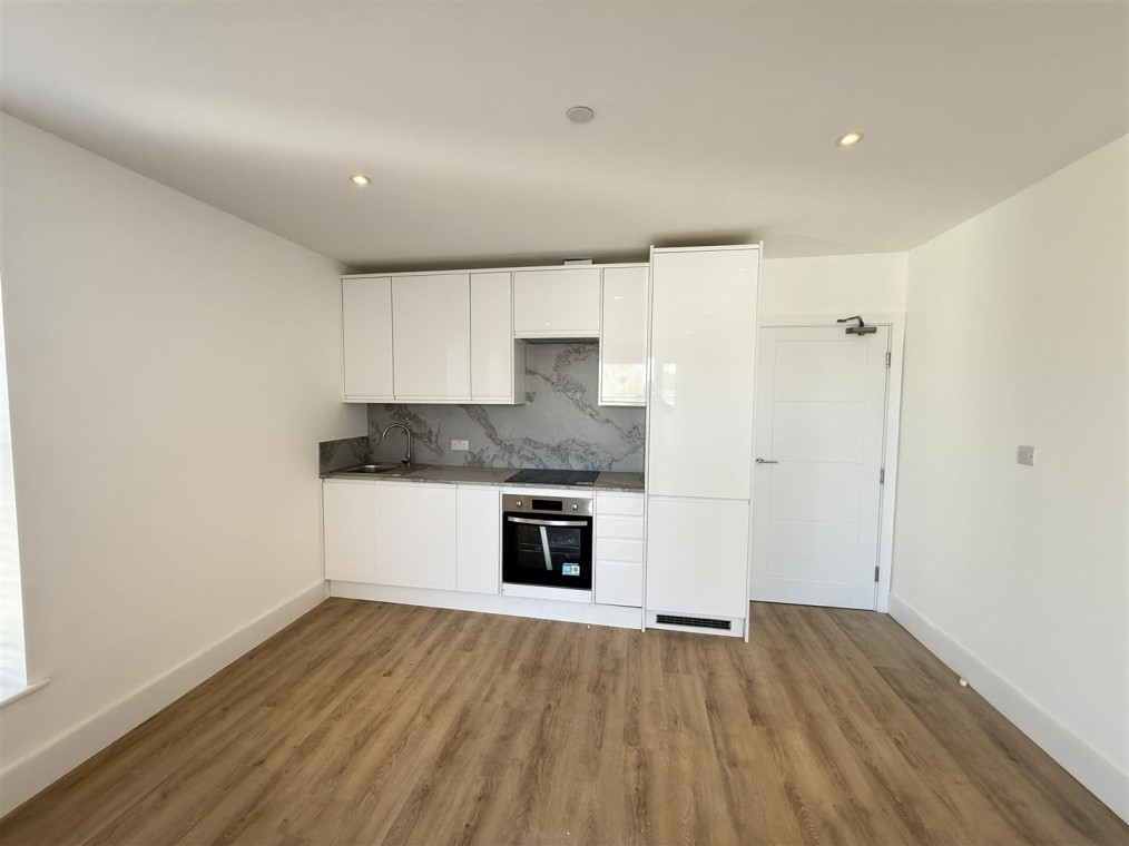 Flat 6, Reuben House 1-2, Banister Road