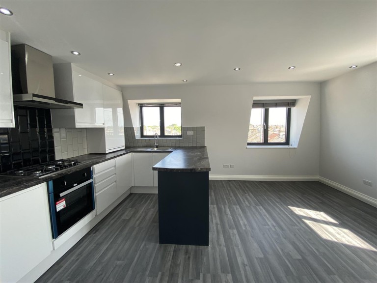 2nd Floor Flat, 1022 E, Harrow Road