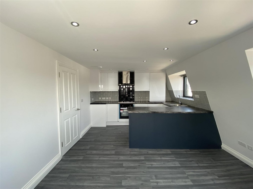 2nd Floor Flat, 1022 E, Harrow Road