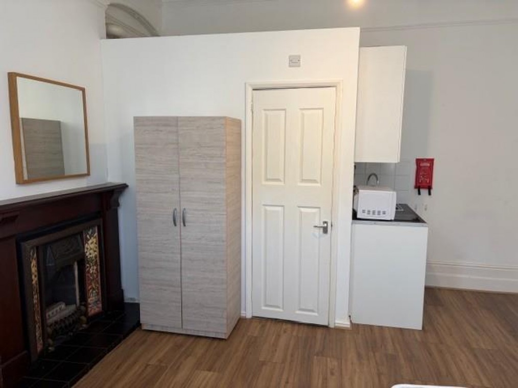 Flat 1, 22, Harlesden Gardens