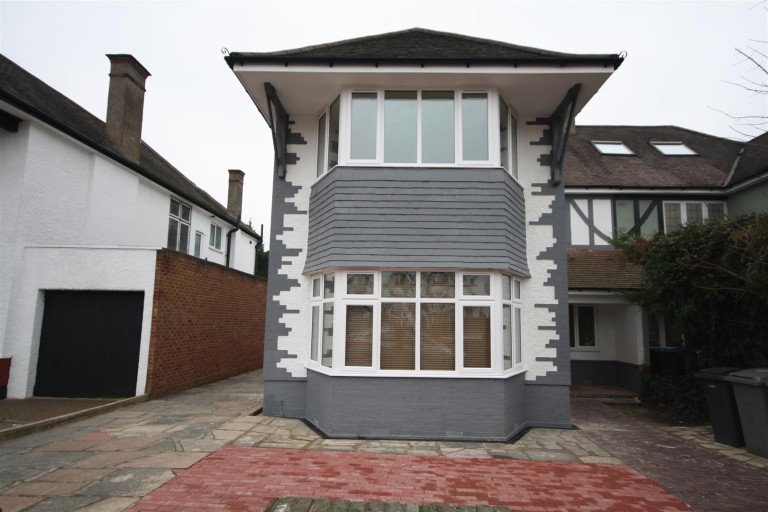 120B, Chatsworth Road