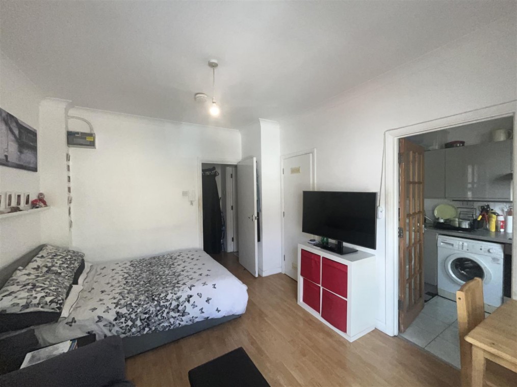 Flat 4 57, Loveridge Road