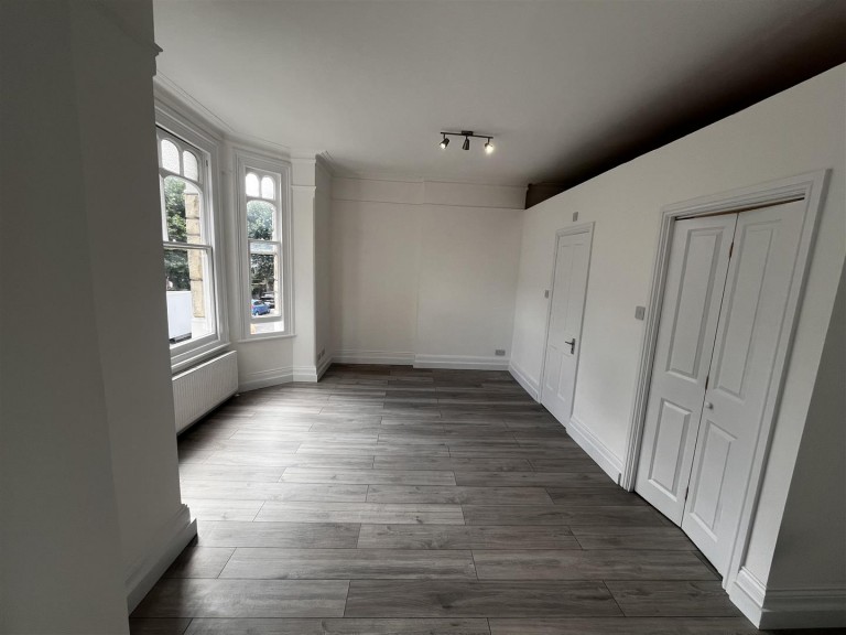 Flat 6, 22, Harlesden Gardens