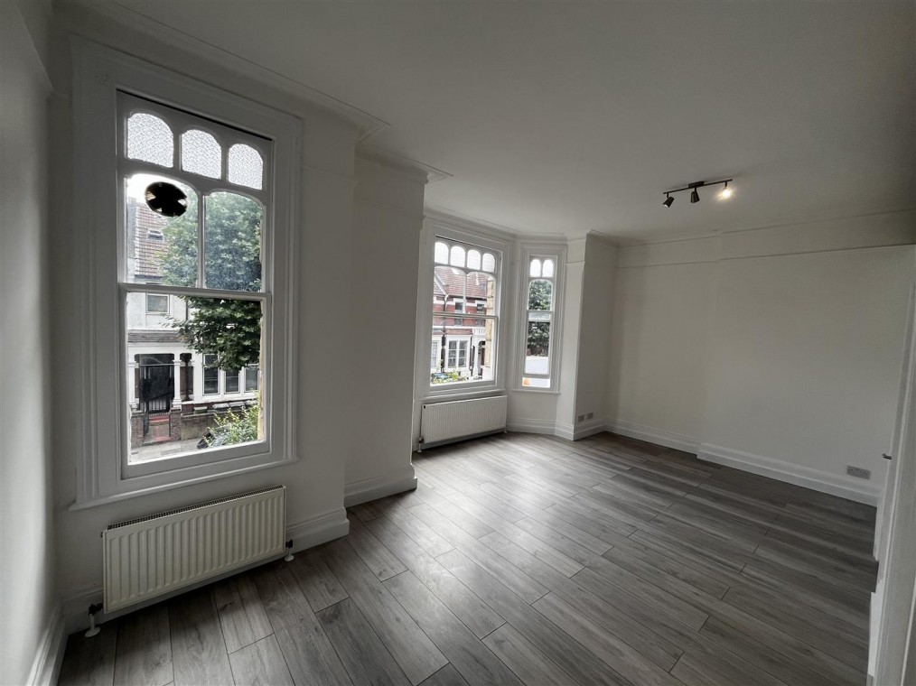 Flat 6, 22, Harlesden Gardens