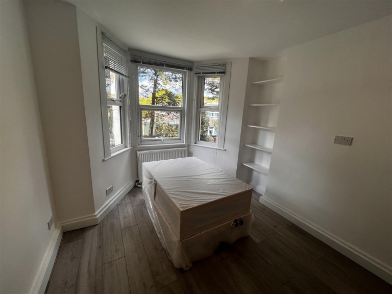 Flat 4, 22, Harlesden Gardens
