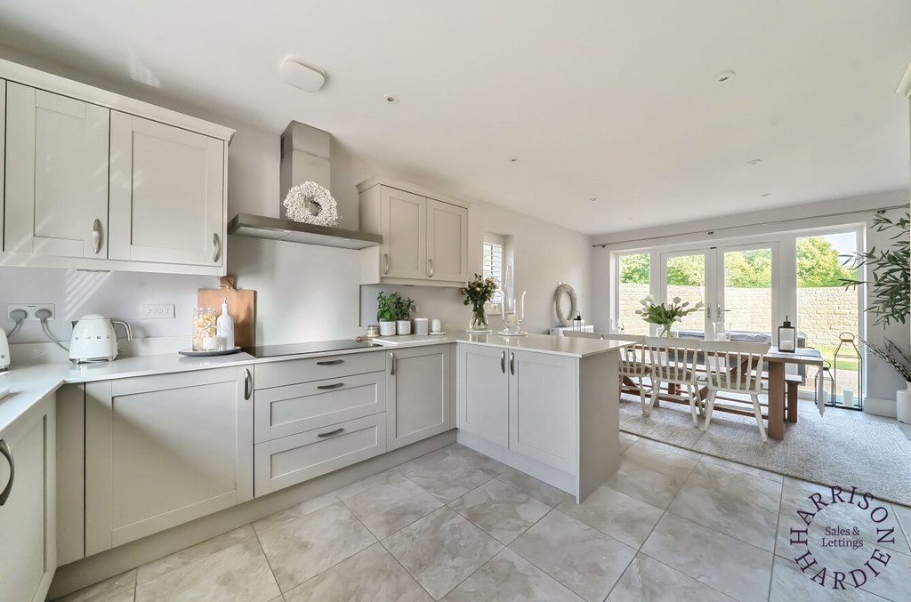 New Wellington Court, Upper Rissington