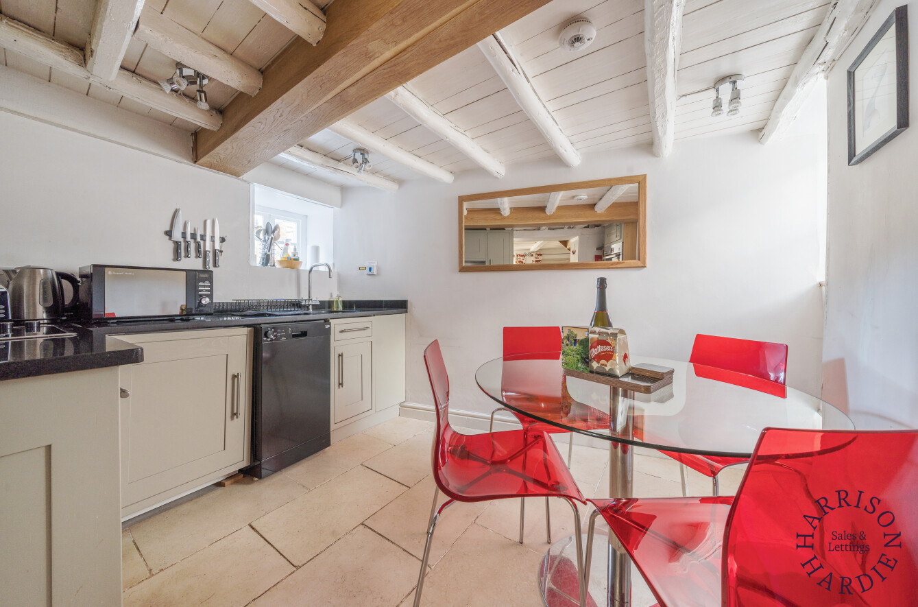 2 The Quadrangle, Naunton, GL54