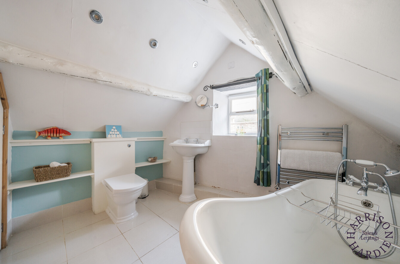 2 The Quadrangle, Naunton, GL54