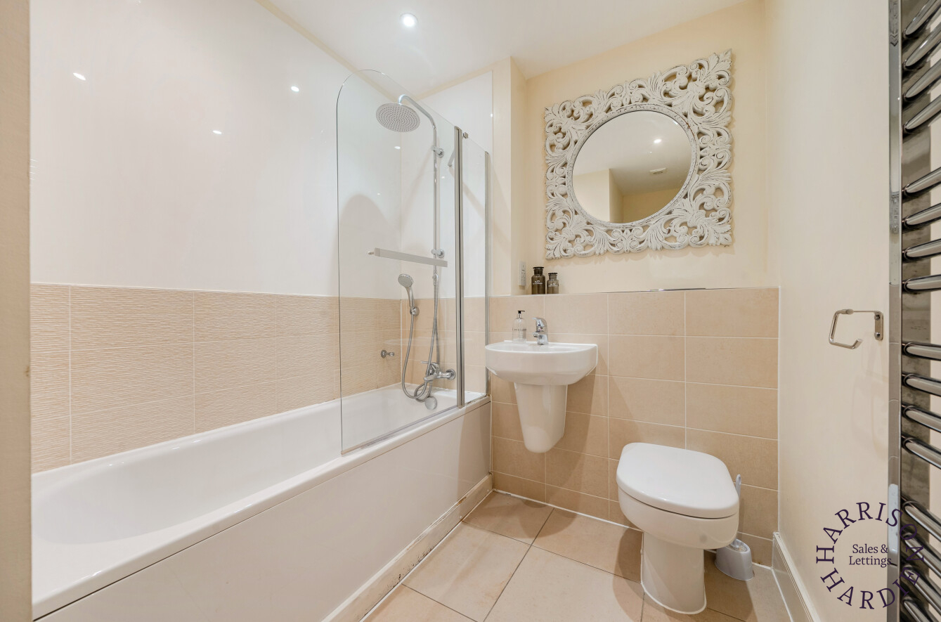 Dudley Johnson Close, Bourton-On-The-Water, GL54