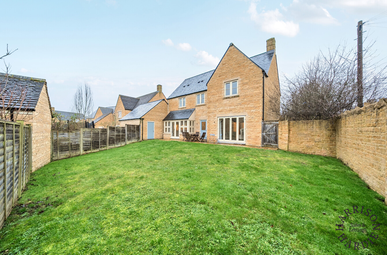 Dudley Johnson Close, Bourton-On-The-Water, GL54