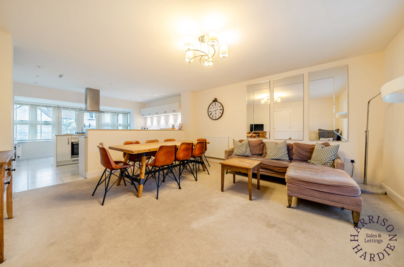 Dudley Johnson Close, Bourton-On-The-Water, GL54