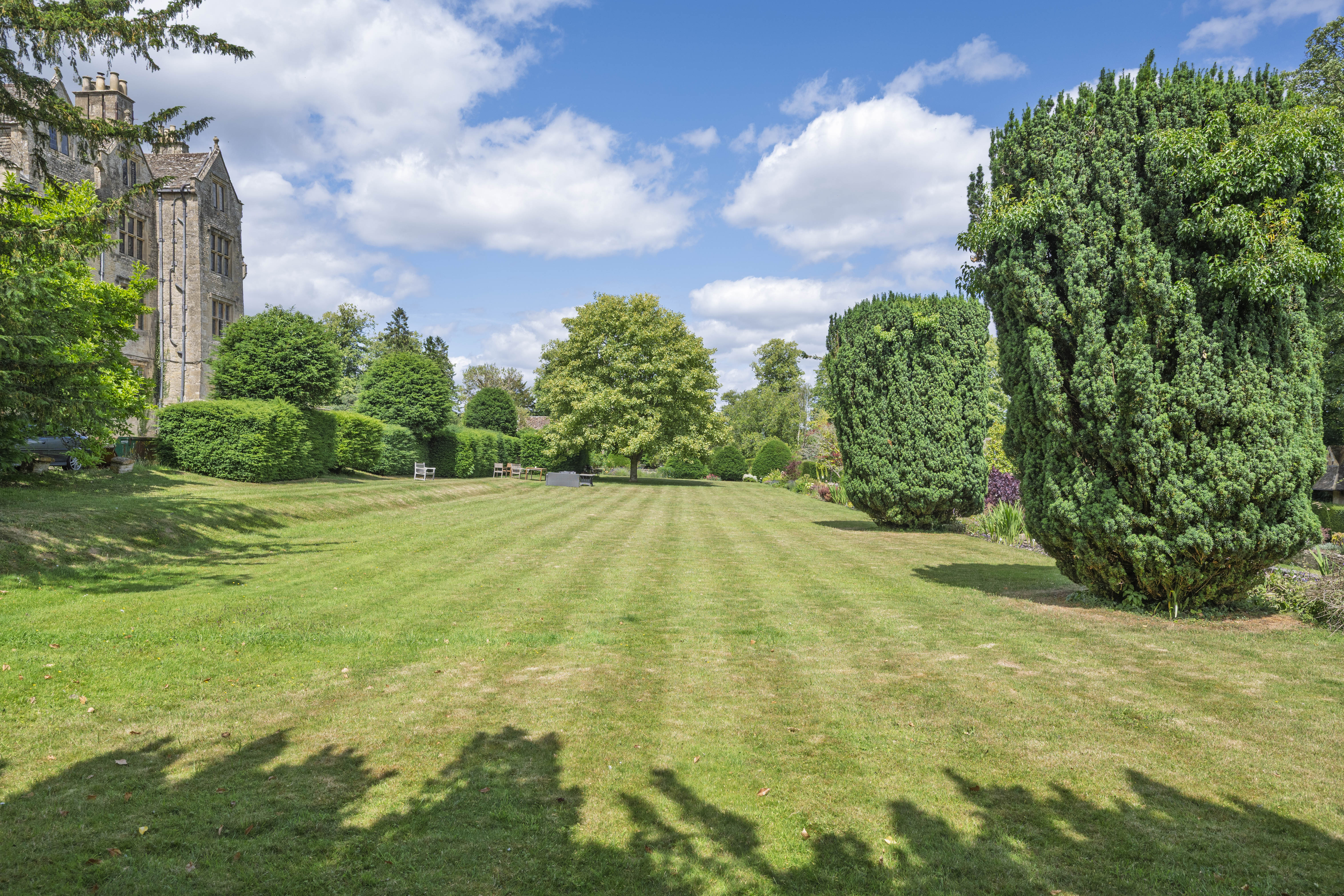 High Street, Shipton-Under-Wychwood, OX7